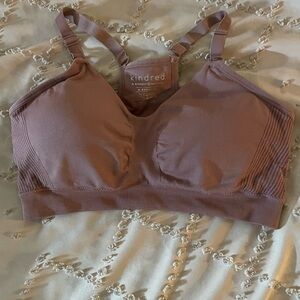 Kindered Bravely pumping and nursing bra